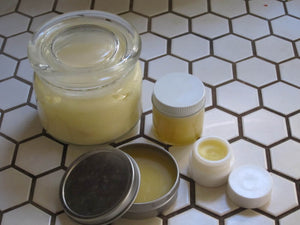 6 All Natural Moisturizers To Use in Your Nightly Routine