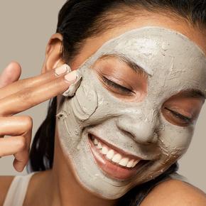 Super Easy DIY Facial Mud Mask for Oily Skin